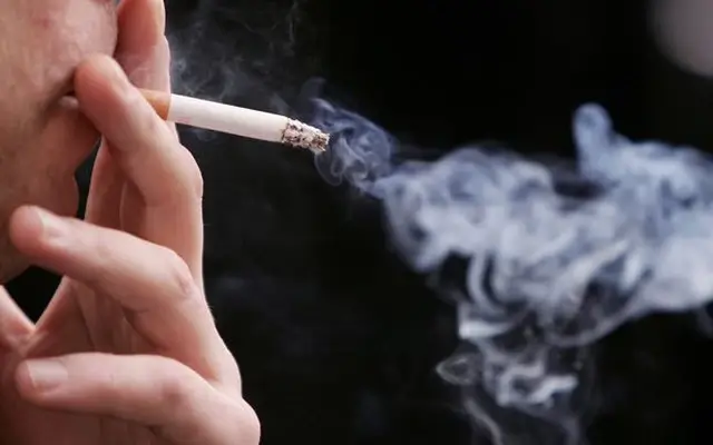 Hút thuốc lá gây hại cho sức khỏe răng miệng