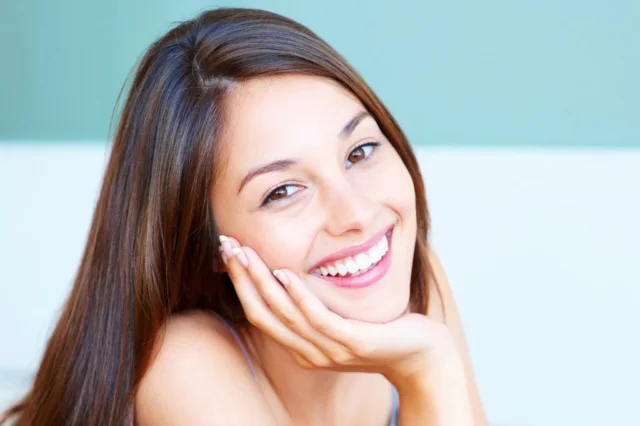 Cách khắc phục tình trạng răng Implant bị dắt thức ăn