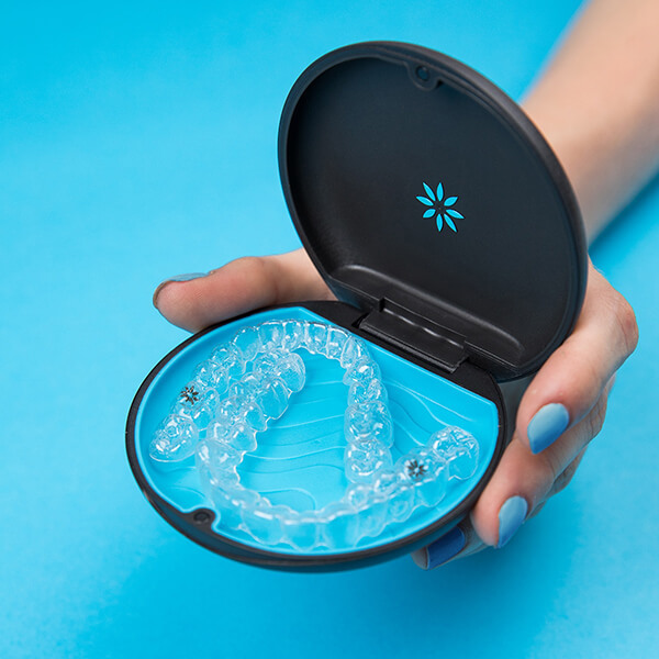 Niềng răng Invisalign